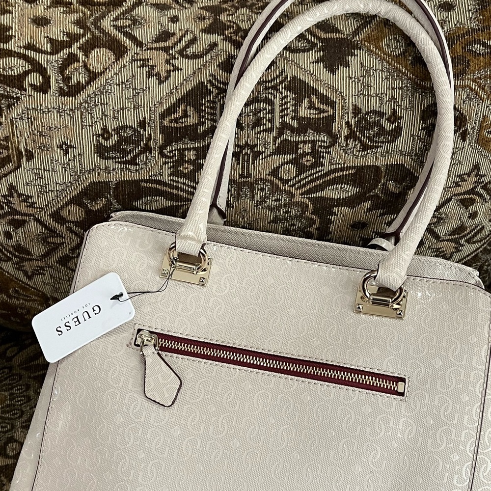 Guess Purse - Picture 4 of 7